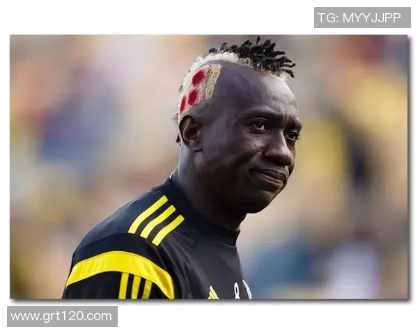 足球场上的时尚风向标：那些发型最酷的女足球明星们